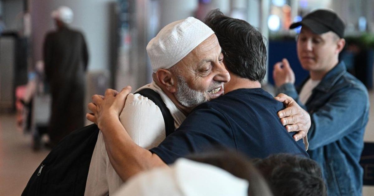 Hacılar İstanbul'a Geldi, Sevinçle Karşılandı
