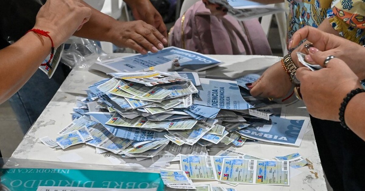 Kolombiya'da cumhurbaşkanı seçimi ikinci tura kaldı