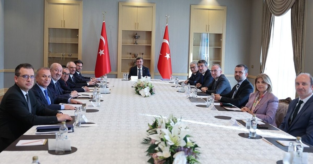 Cumhurbaşkanı Yardımcısı Yılmaz, Ekonomi Politikaları Kurulu ile görüştü