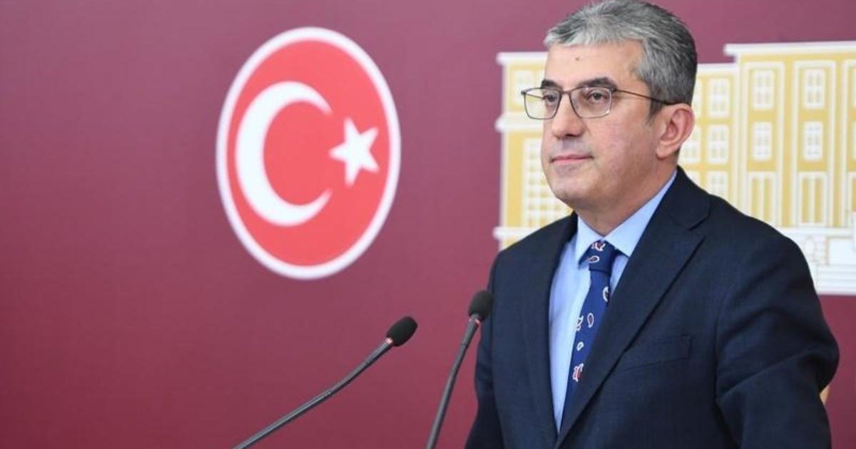 Gökhan Günaydın CHP'deki görevine geri döndü