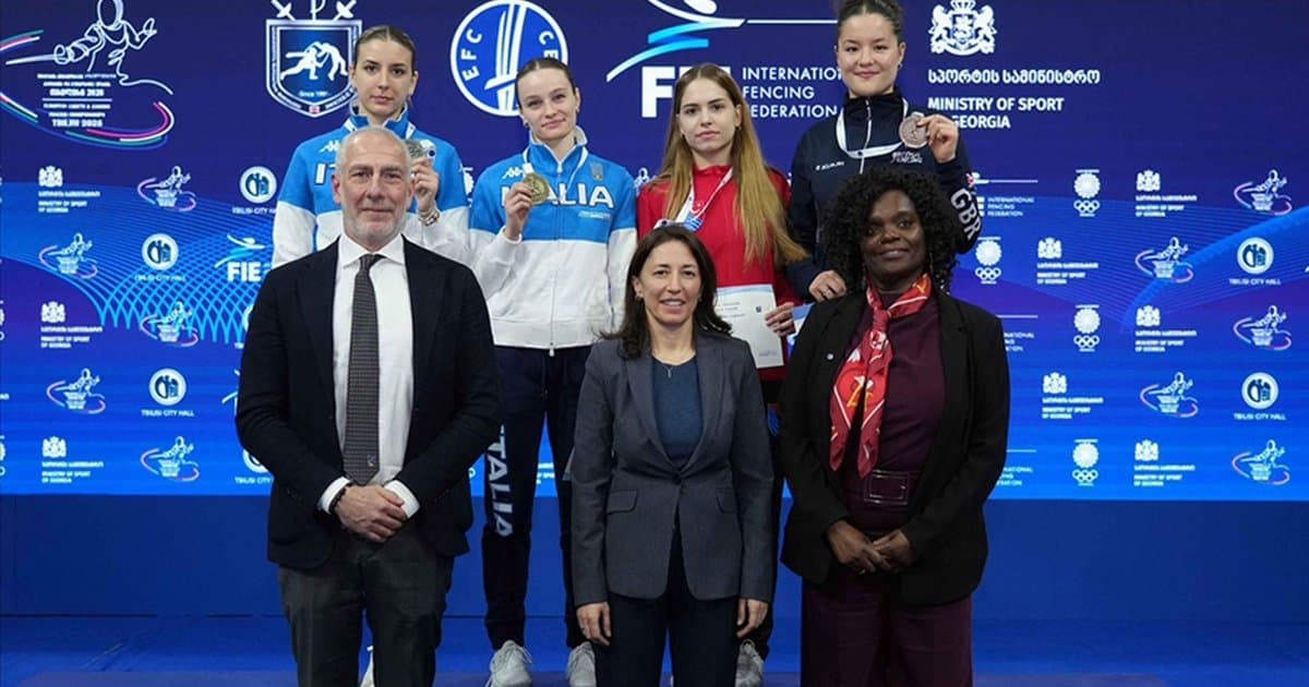 Alara Atmaca Avrupa Gençler Eskrim Şampiyonası'nda bronz madalya kazandı