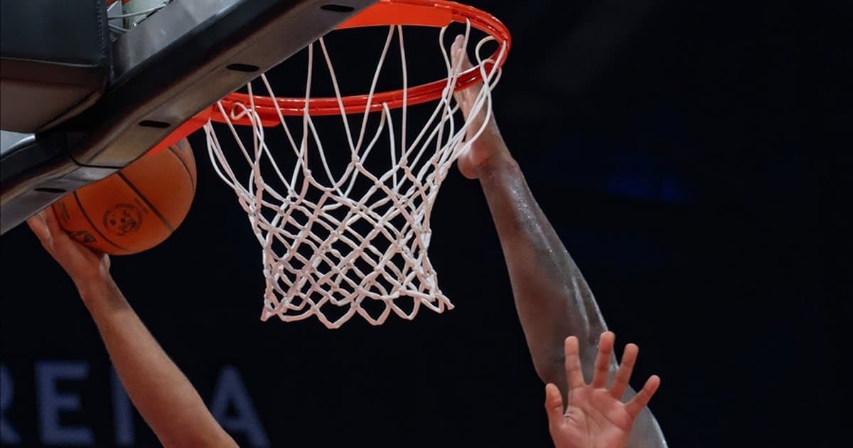 NBA'de Knicks, Spurs'ün galibiyet serisini bitirdi