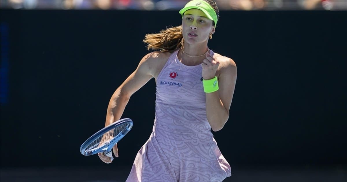 Zeynep Sönmez Indian Wells'te ilk turu geçti