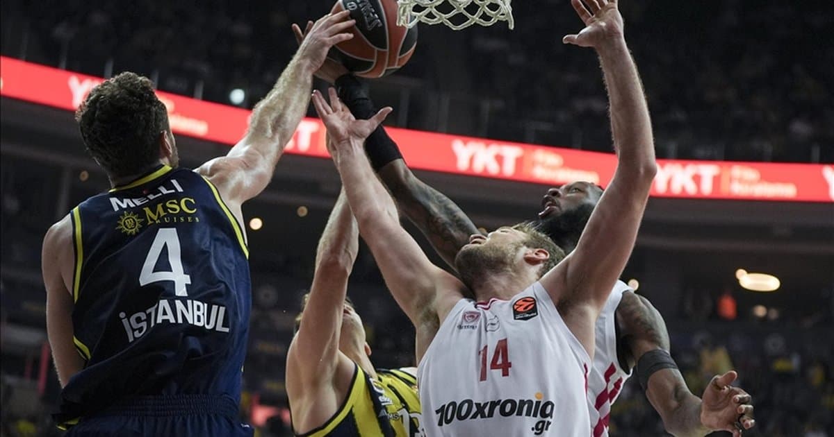 Basketbol Avrupa Ligi'nde Olympiakos-Fenerbahçe Beko maçı