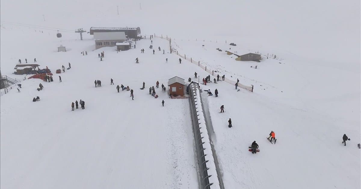 Davraz Kayak Merkezi bayramda 10 bin ziyaretçi ağırladı