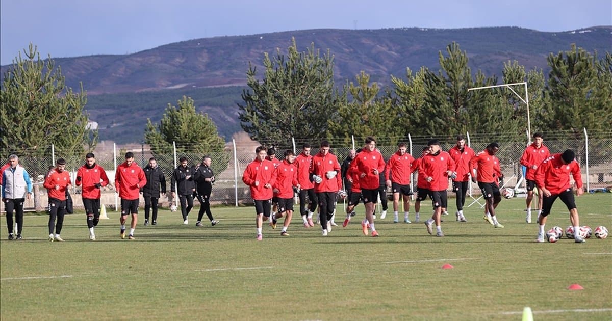 Sivasspor play-off hedefi için galibiyet peşinde