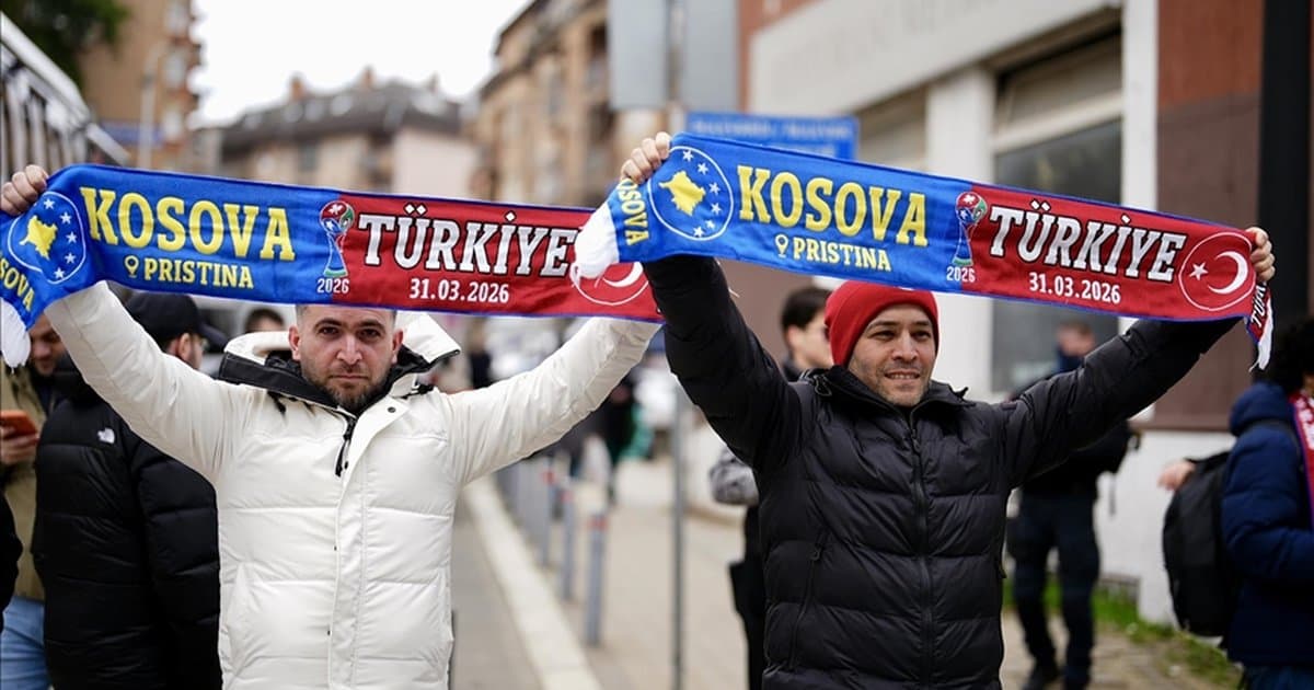 Kosova-Türkiye maçı öncesi Priştine'de heyecan
