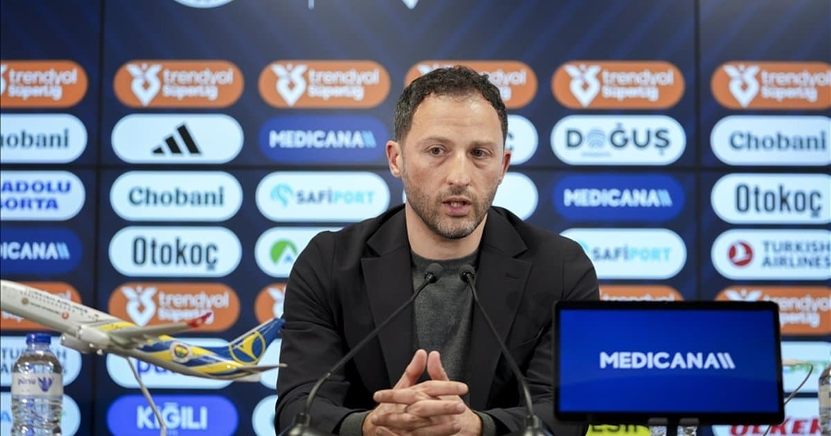 Fenerbahçe Teknik Direktörü Tedesco'dan Derbi Galibiyeti Yorumu