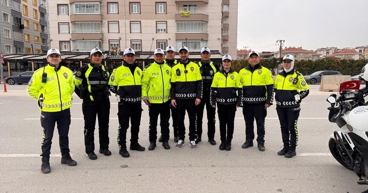 Konyasporlu futbolculardan Polis Haftası sürprizi