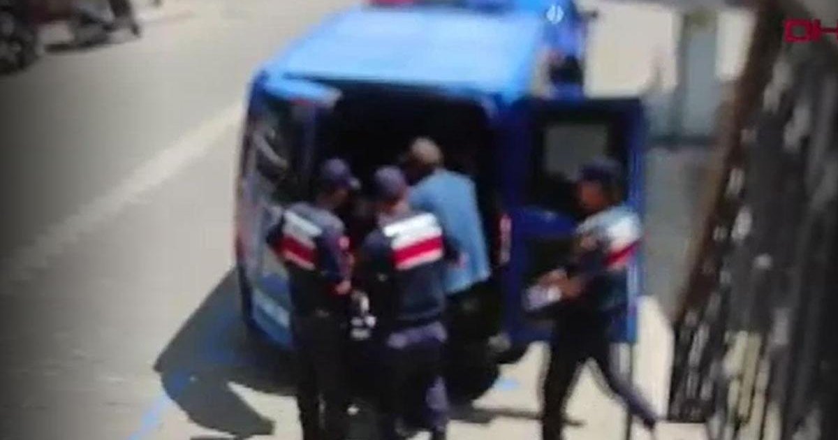 73 yaşındaki adam hayat arkadaşını katletti