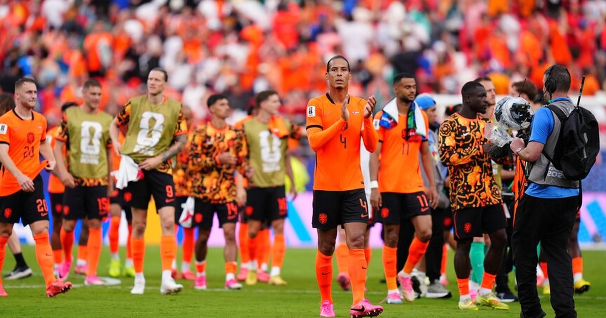 Hollanda, F Grubu'nu zirvede tamamladı