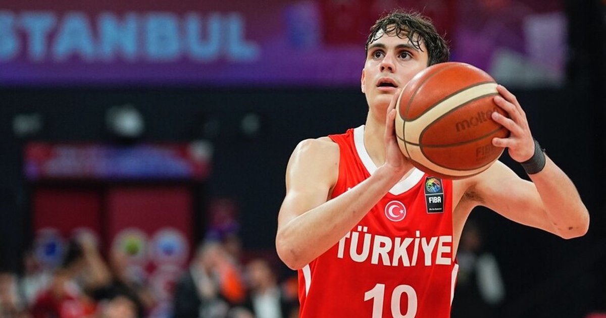 Milli basketbolcu Ömer Kutluay FIBA 17 Yaş Altı Dünya Kupası'nda madalya hedefliyor