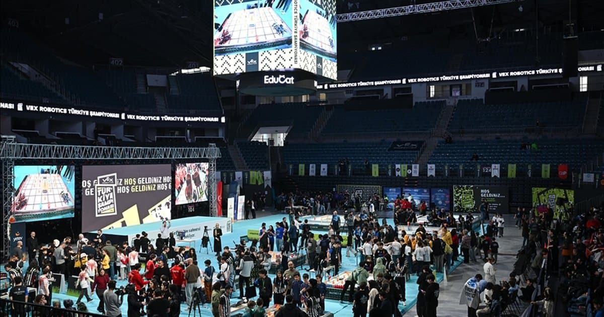 VEX Robotics Türkiye Şampiyonası İstanbul'da başladı