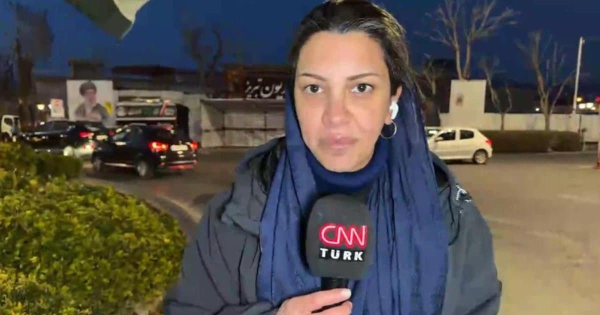 CNN TÜRK Ekibi İran'da Canlı Aktarıyor