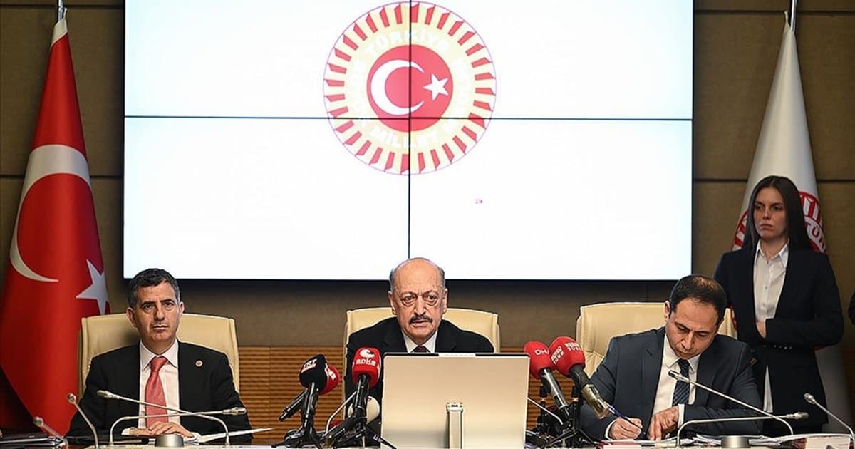 Sosyal Medya ve Doğum İzni Düzenlemeleri Ertelendi