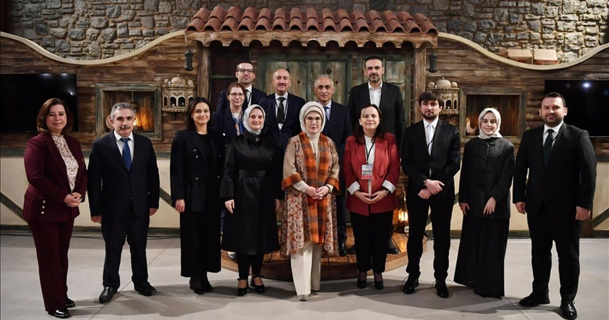 Emine Erdoğan, dernek ve vakıf temsilcileriyle görüştü