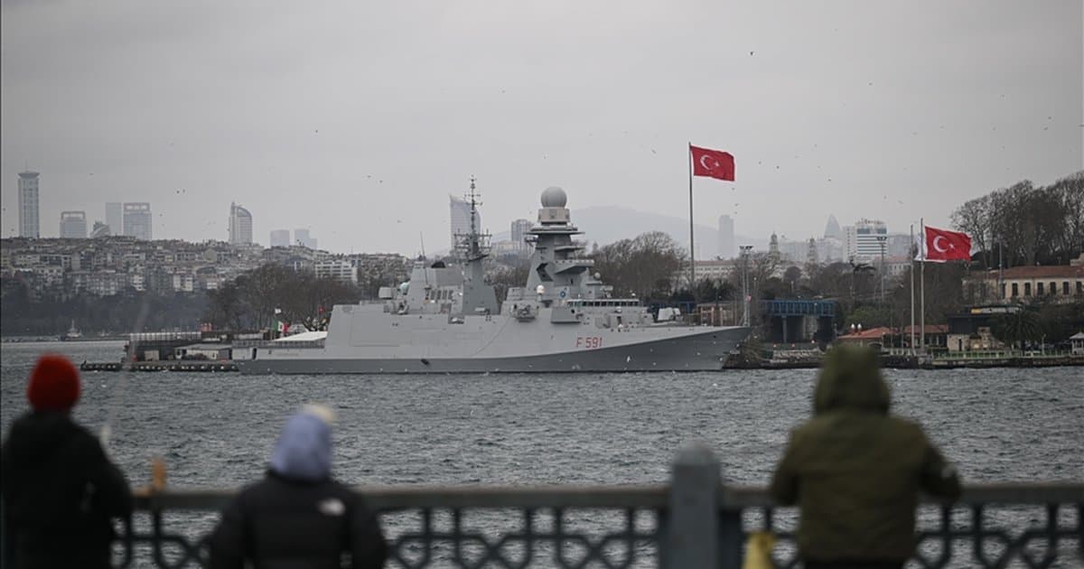 İtalyan fırkateyni İstanbul'a liman ziyareti yaptı