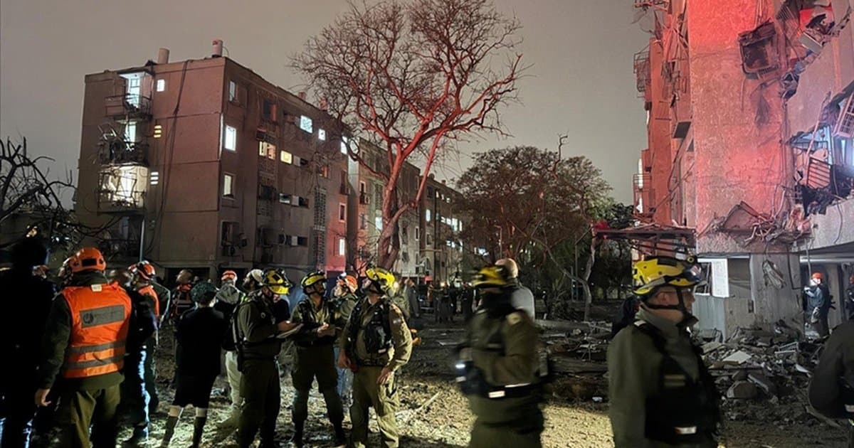 İsrail'e İran saldırısı: Arad kentinde 64 kişi yaralandı