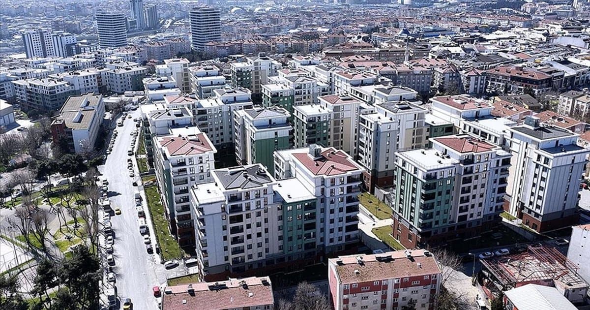 Bakan Kurum, Tozkoparan'da kentsel dönüşümle yenilenen mahalleyi paylaştı