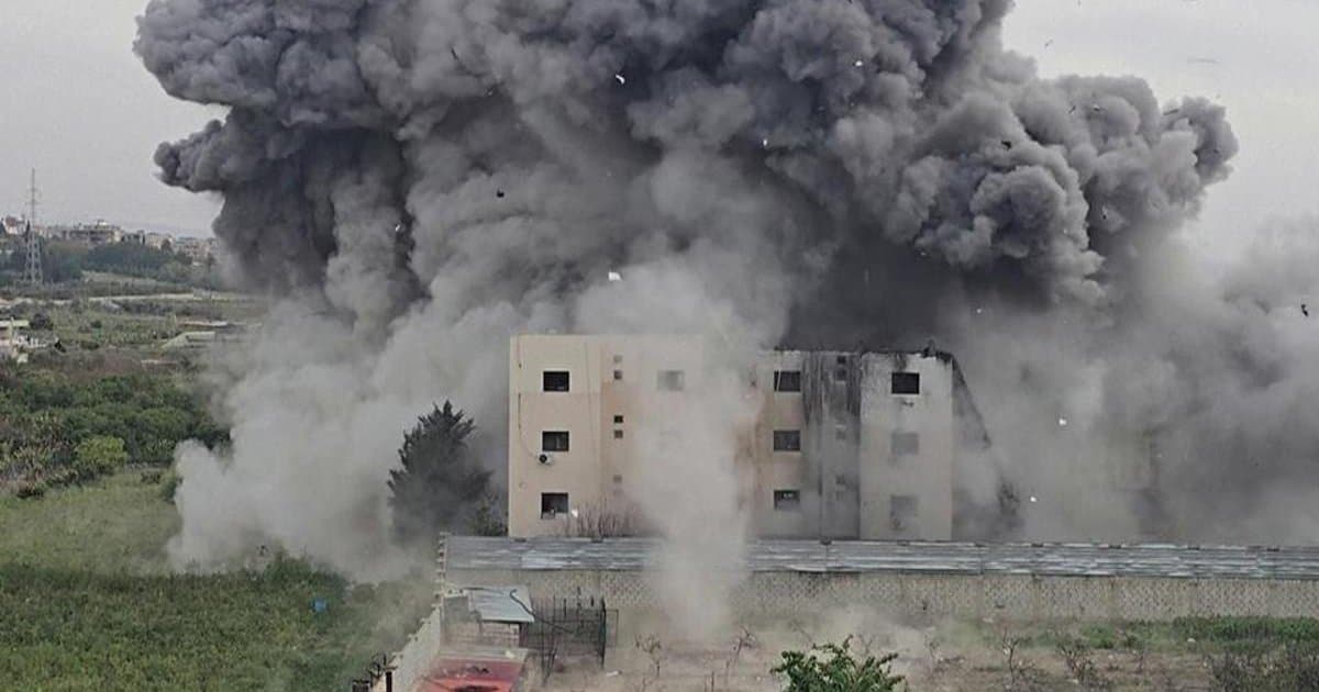 İsrail Lübnan'a yönelik hava saldırılarını arttırdı