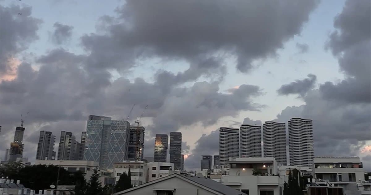 İran, İsrail'e 10'uncu misillemede Tel Aviv'i hedef aldı