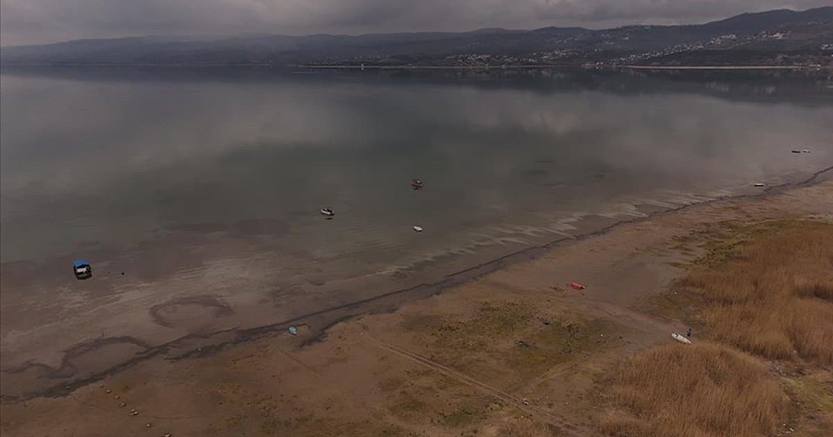 Sapanca Gölü'nde su seviyesi yağışlarla yükseldi