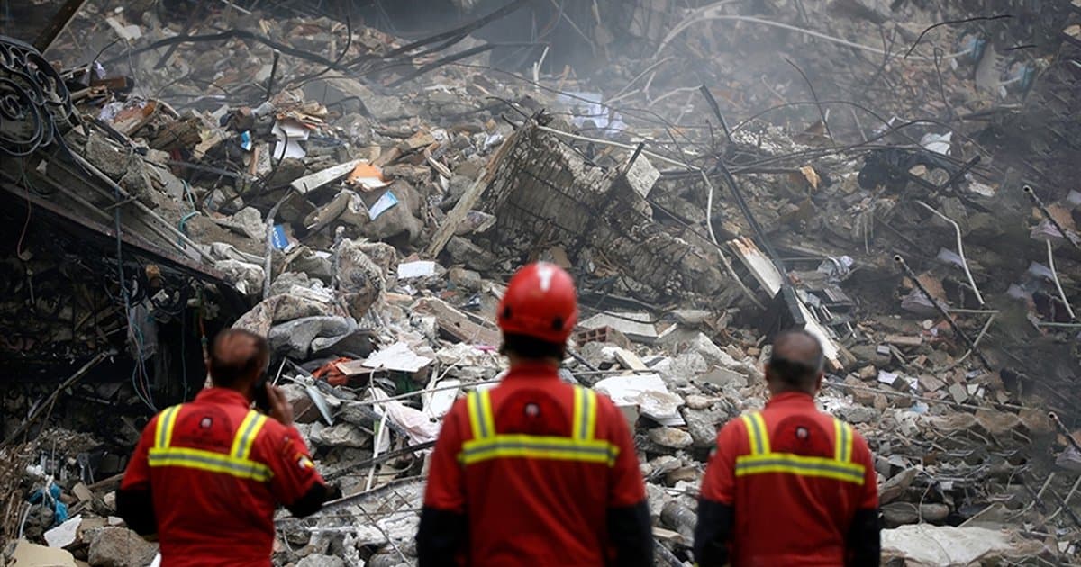 İsrail İran'ın 3 bölgesine hava saldırısı düzenledi