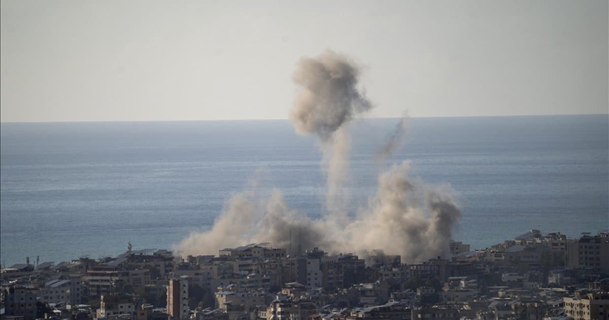 İsrail ordusu Lübnan'da birçok beldeye saldırdı