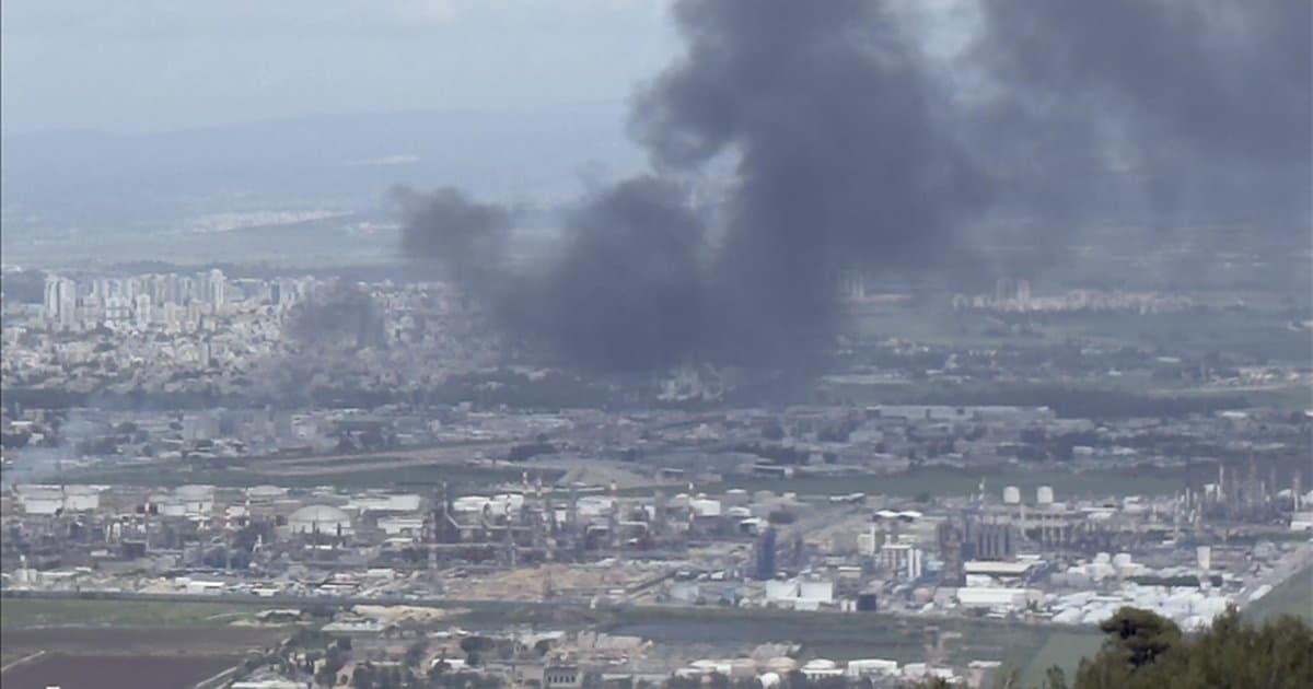 İran'ın İsrail'e Misillemesinde Füze Parçaları Hayfa'ya İsabet Etti