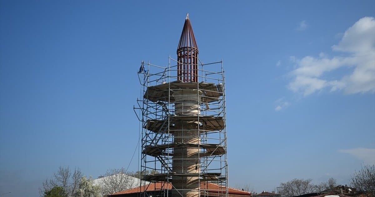 Şeyh Şüceaddin Camisi'nin Minaresi Hafif Külahla Tamamlandı