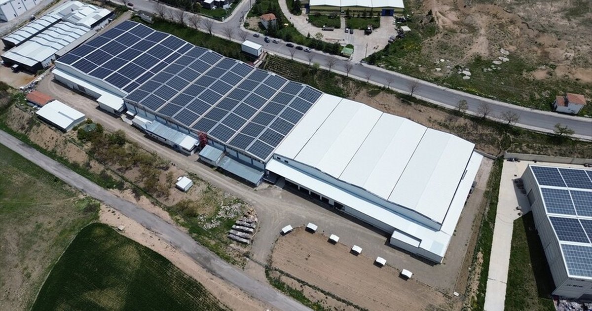 Yozgat'taki çorap fabrikası güneşten ve yağmurdan enerji alıyor