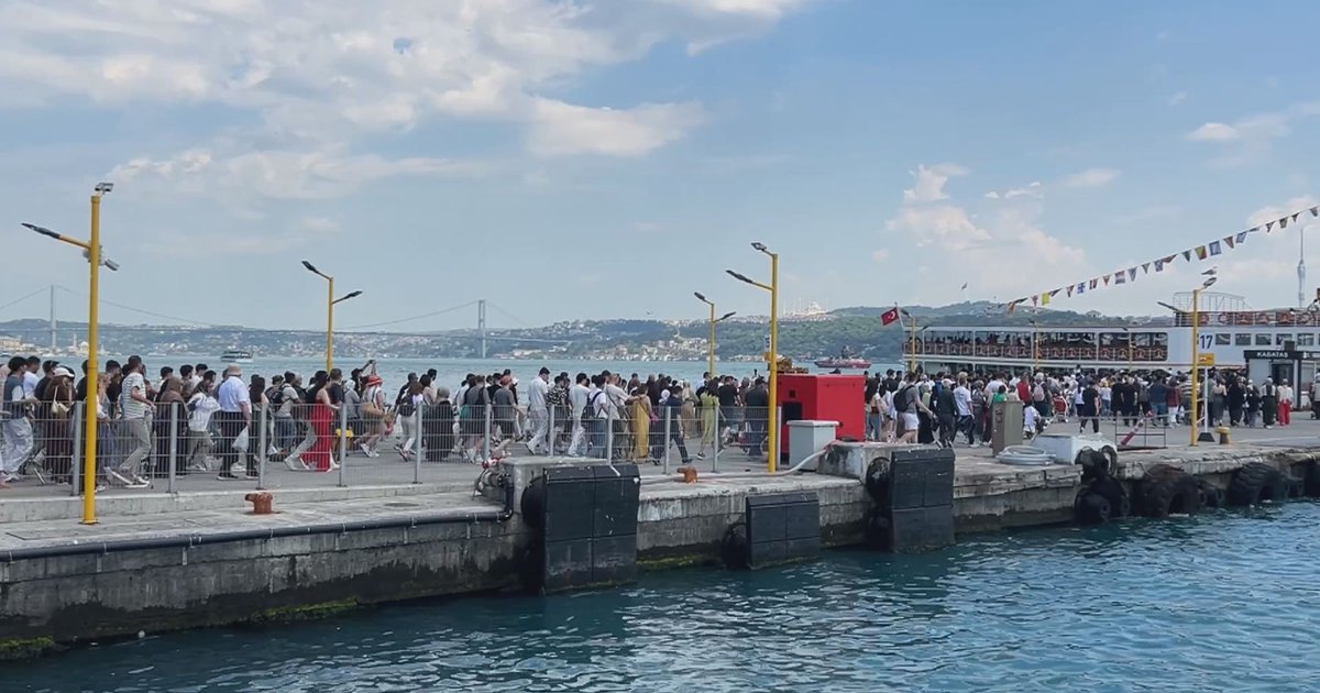 İstanbul'da Adalara Akın: Bayram Tatilinde Yoğunluk