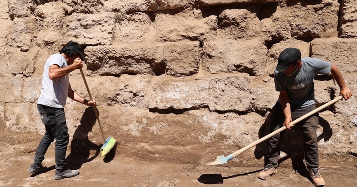 Harran kazılarında kardeşlerin tarihi keşfi