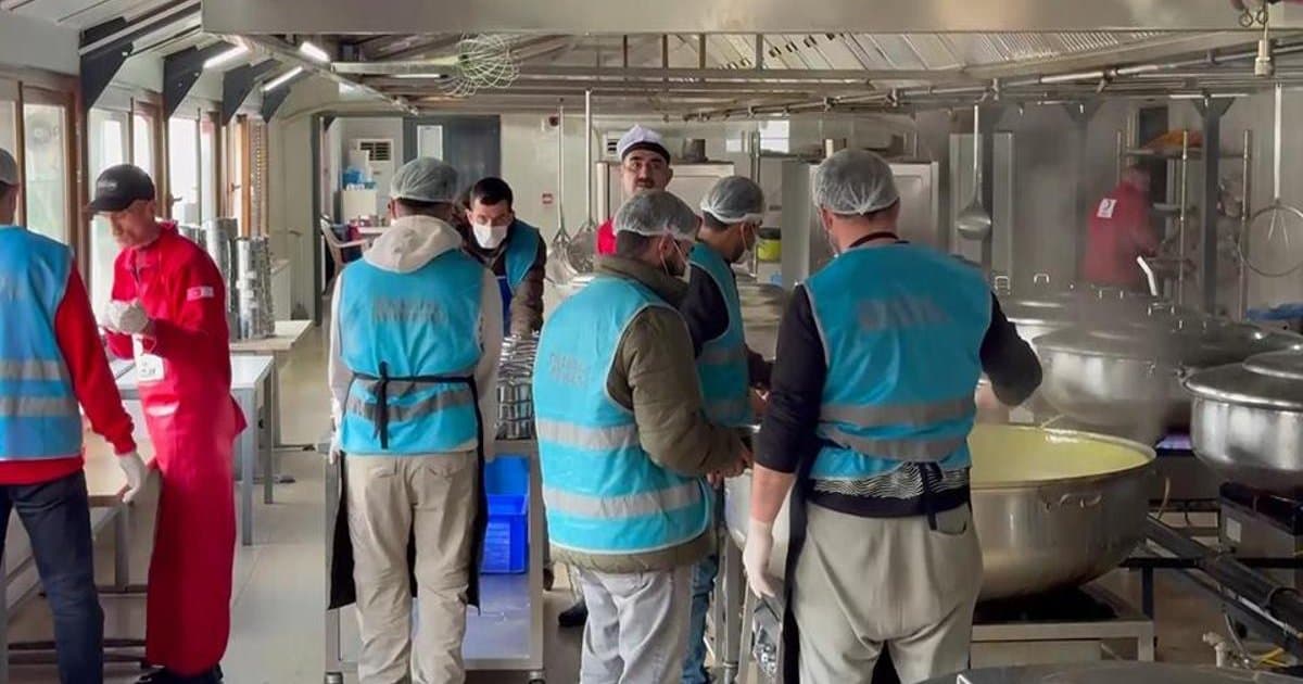 Diyarbakır'da mahkumlar mutfakta gönüllü