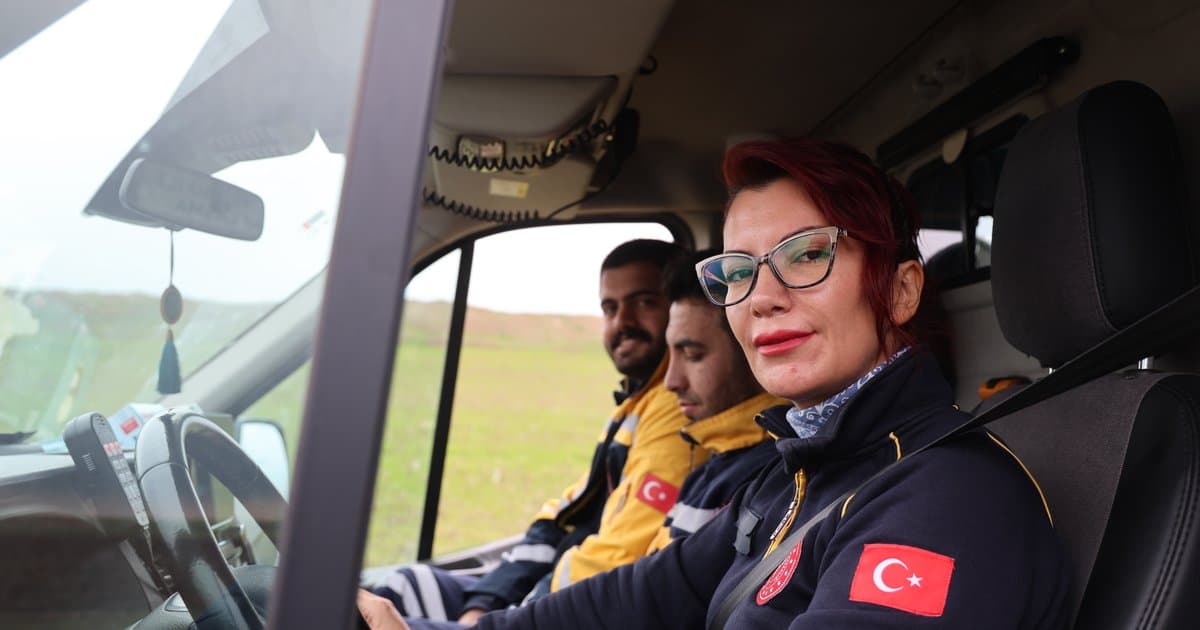Diyarbakır'ın ilk kadın ambulans şoförü Ayfer Kurt