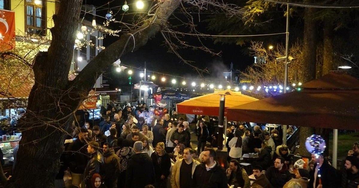 Bursa'da Ramazan Birliği: Abdal Meydanı'nda Sahur