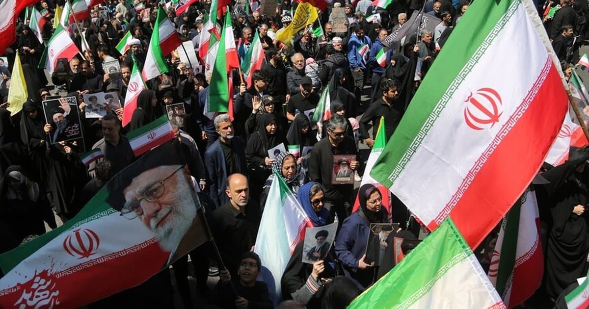 Tahran'da Ali Hamaney için anma yürüyüşü