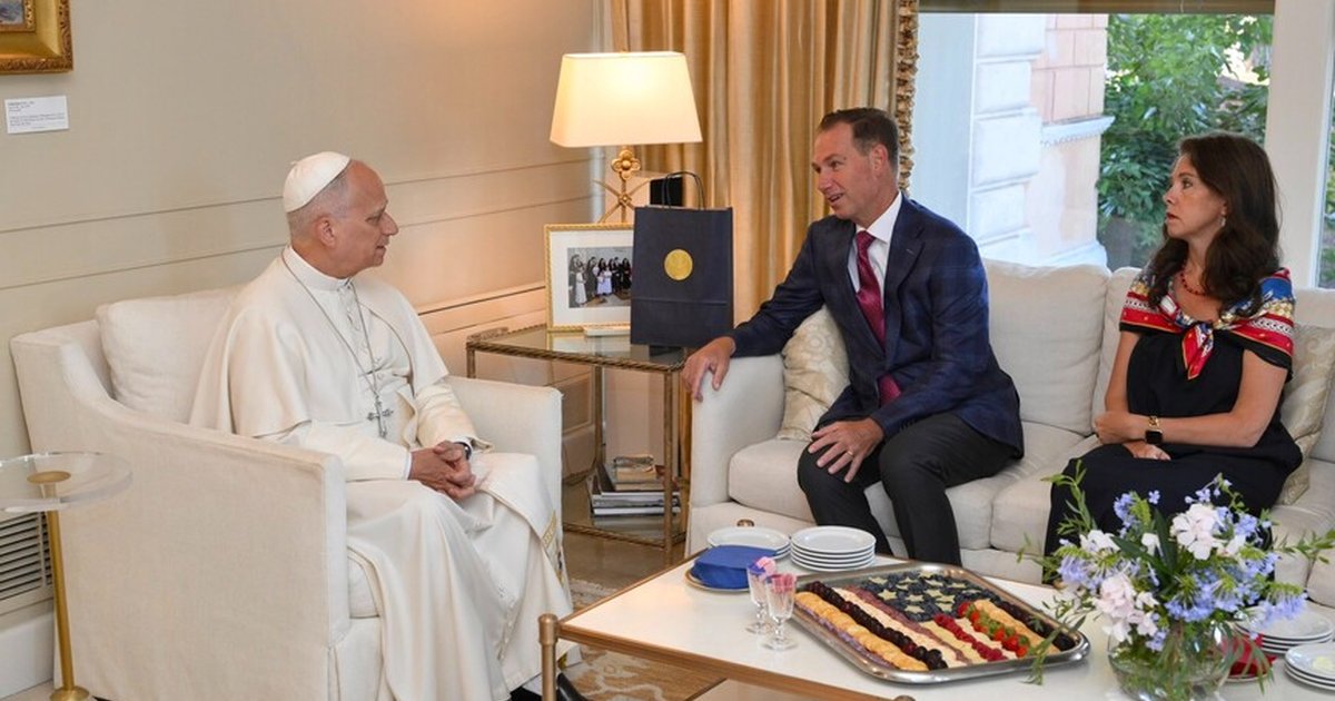 Papa, Trump ile gerginlik sonrası ABD Büyükelçisi ile görüştü