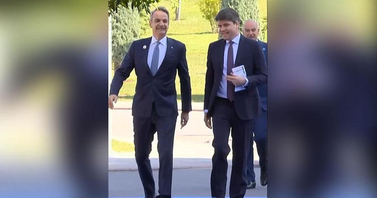 MİÇOTAKİS'TEN SAHTE KABADAYI YÜRÜYÜŞÜ