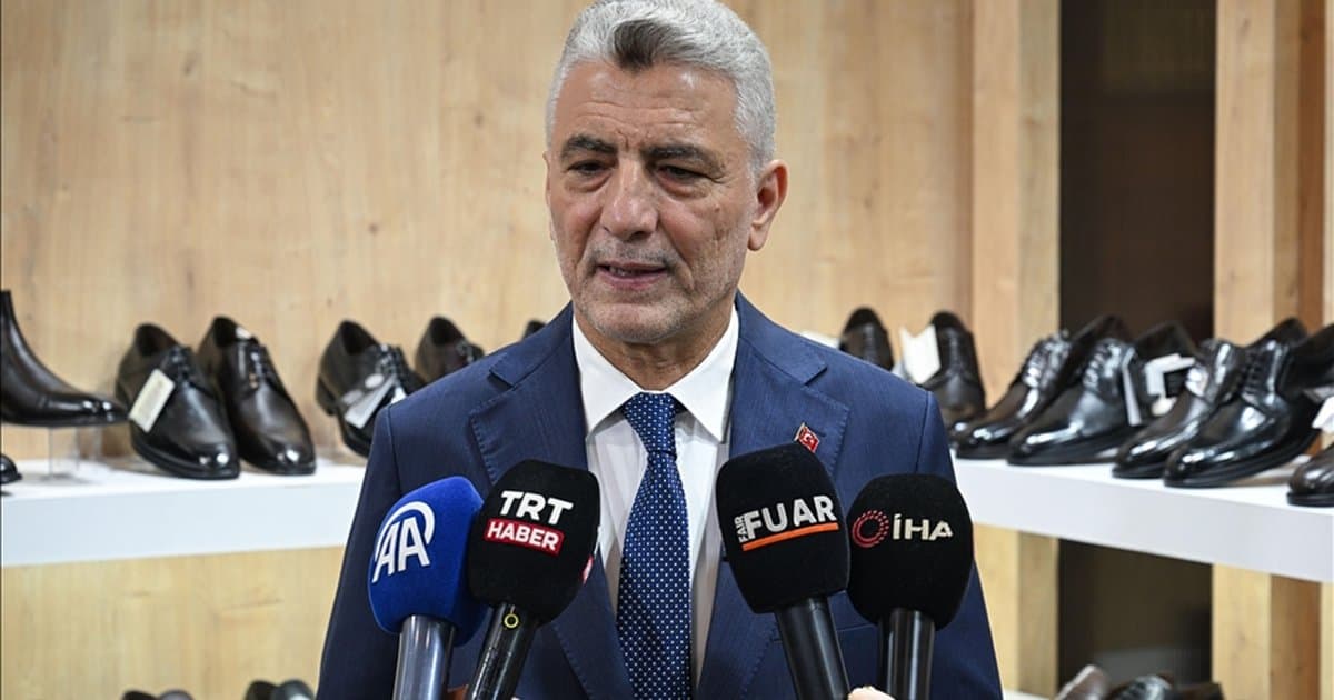 Ticaret Bakanı Bolat, AYMOD Fuarı'nda konuştu