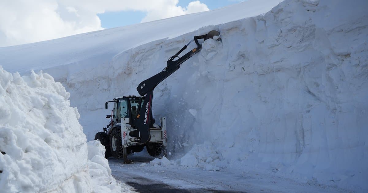 Muş'ta kar kalınlığı 6 metreyi aştı
