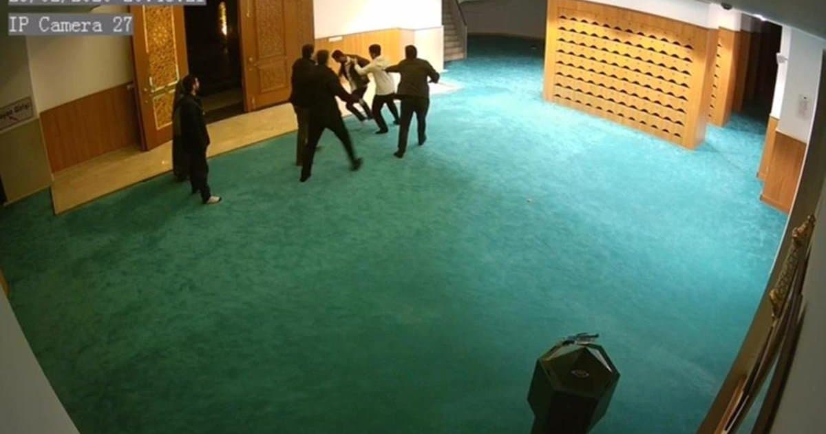 Diyarbakır'da camide görevlilere saldırı