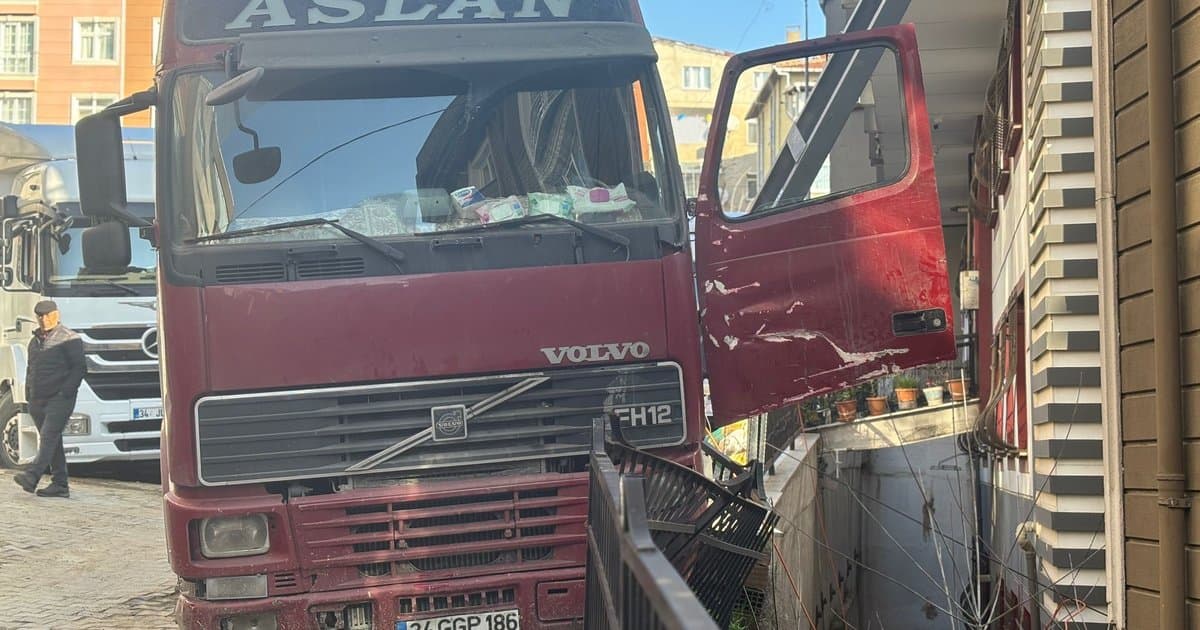 İstanbul'da Harfiyat Kamyonu Kazası