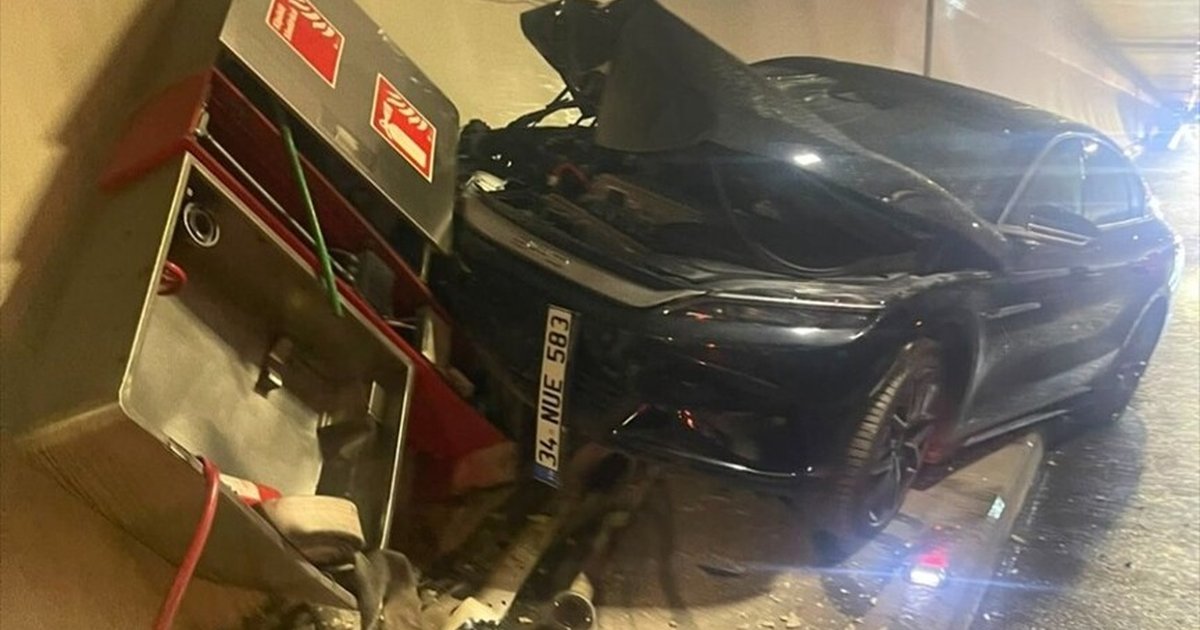 Avrasya Tüneli'nde otomobil kazası