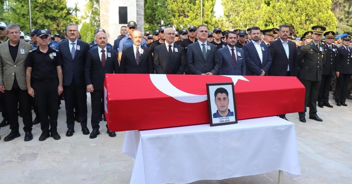 Polis Memuru Tayfun Baş Denizli'de Toprağa Verildi