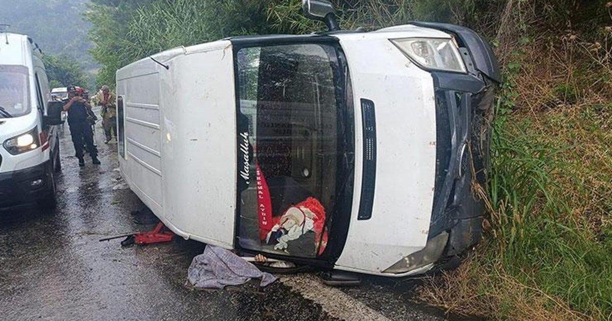 İzmir Kiraz'da işçi servisi kazası: 1 ölü, 10 yaralı