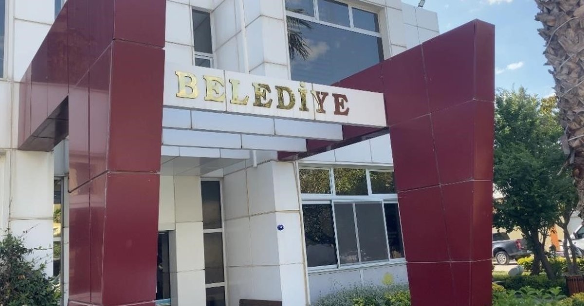 Seferihisar Belediyesi'ne operasyon: 5 tutuklama