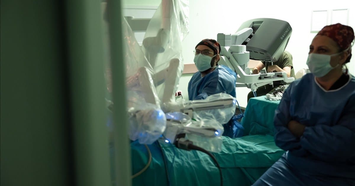Antalya'da robotik cerrahiyle karaciğer kitle operasyonu