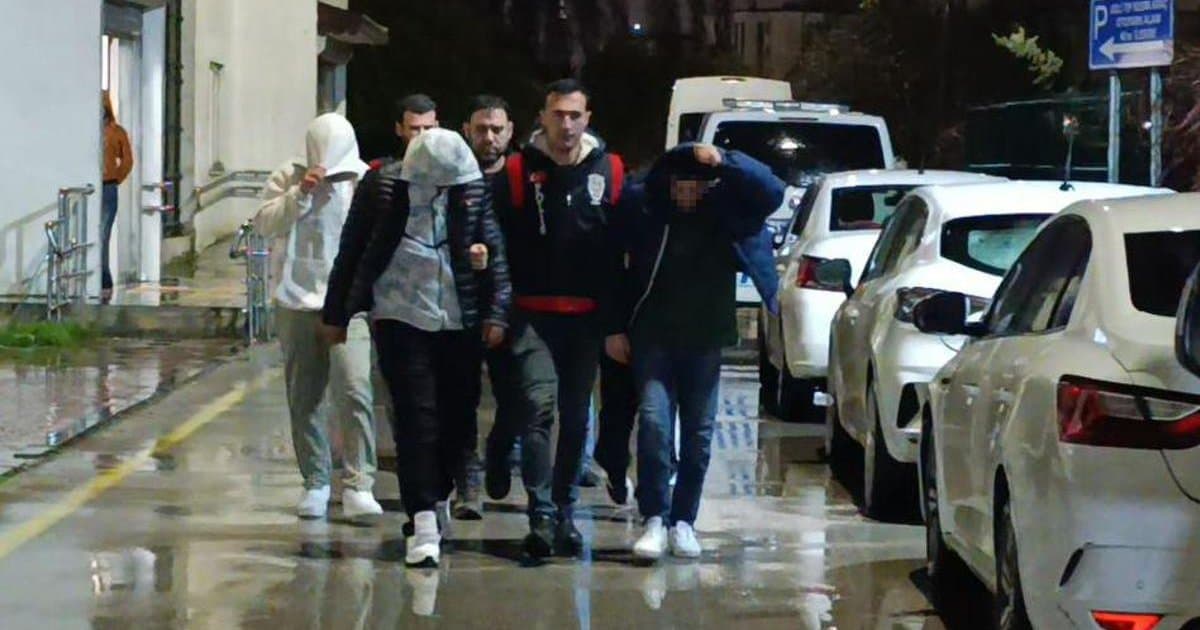 Adana'da sigara tartışması bıçaklı kavgaya dönüştü