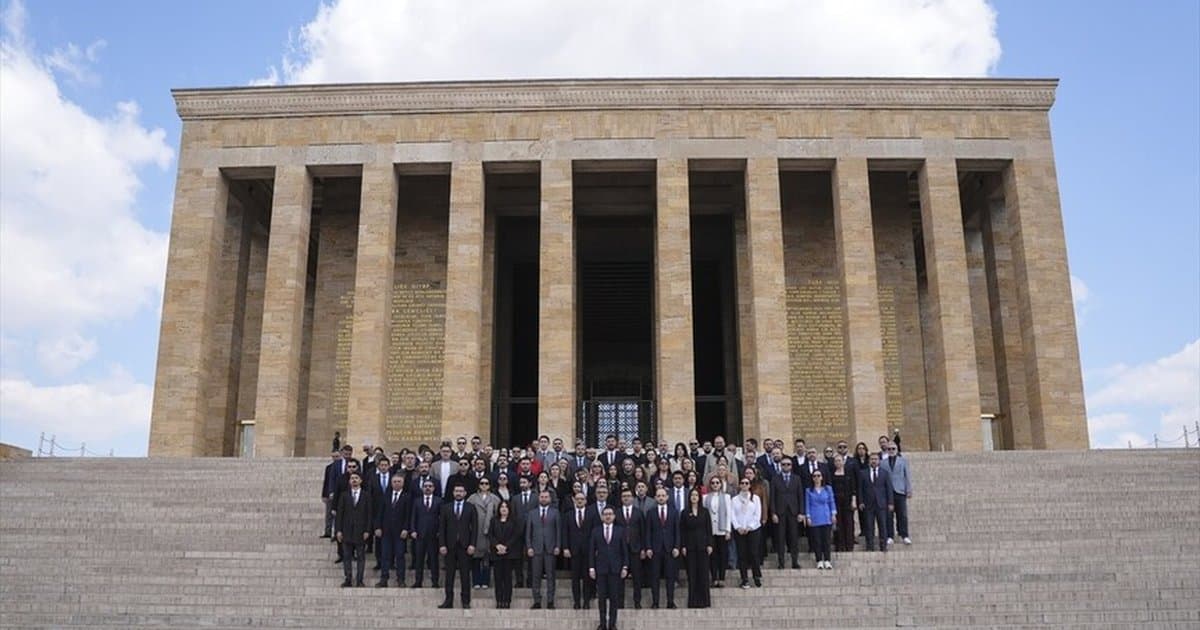 Anadolu Ajansı 106'ncı yaşını Anıtkabir'de kutluyor
